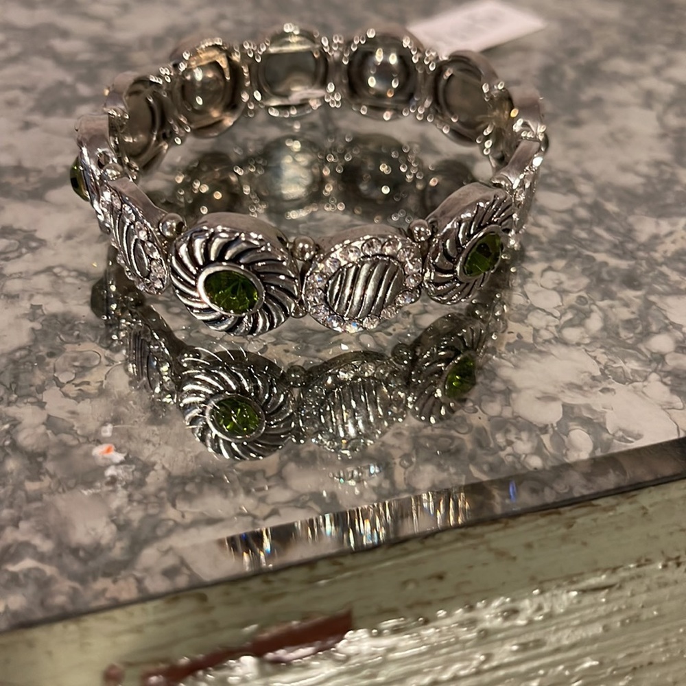 Costume bracelets - Picture 5 of 5